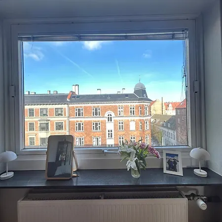 Elegant Retreat In The Heart Of Frederiksberg